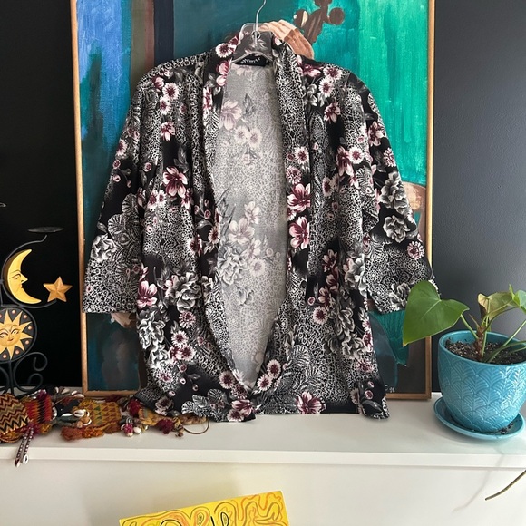 Floral Open-Front Cardigan - Black and Pink - Picture 2 of 16